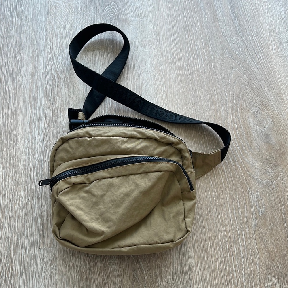 Perfect condition Baggu fanny pack